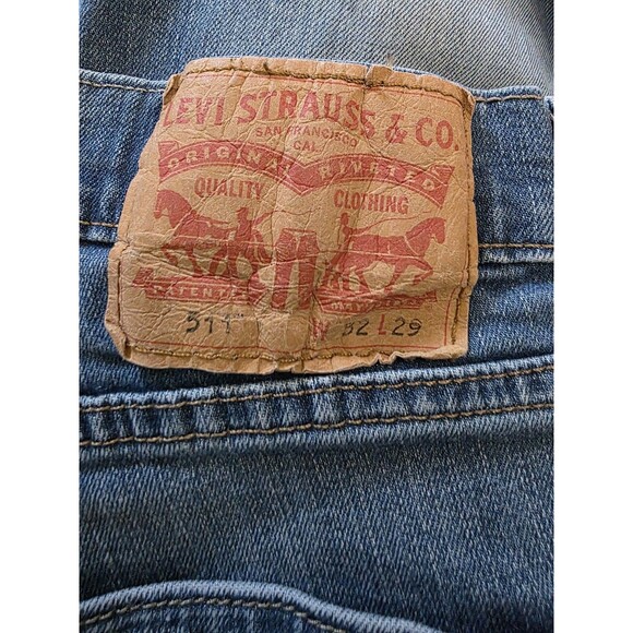 Women's Levi's Jeans 511 Size 32x29 Light Blue Straight Legged - Picture 3 of 3